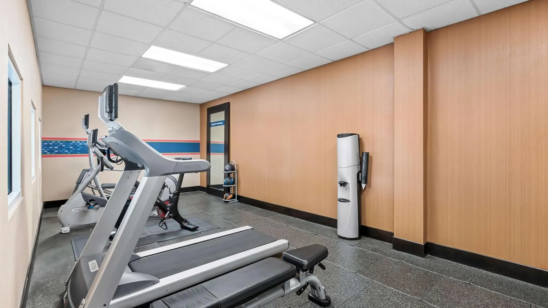 Hampton Inn & Suites Charlotte-Airport