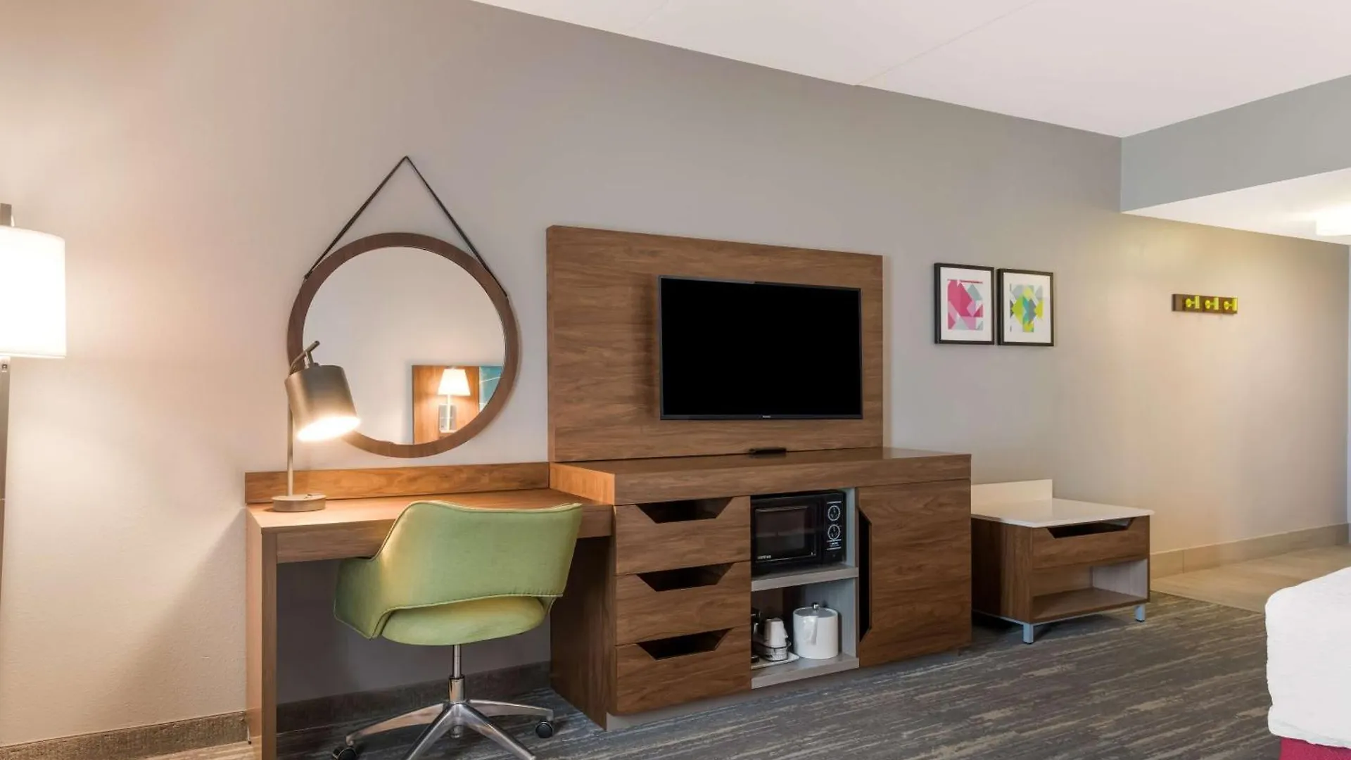 Hampton Inn & Suites Charlotte-Airport Hotell