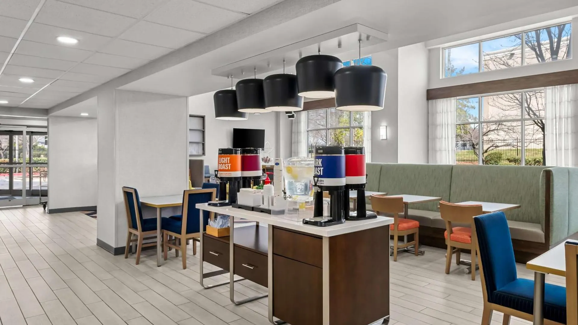 Hampton Inn & Suites Charlotte-Airport 3*, Charlotte USA