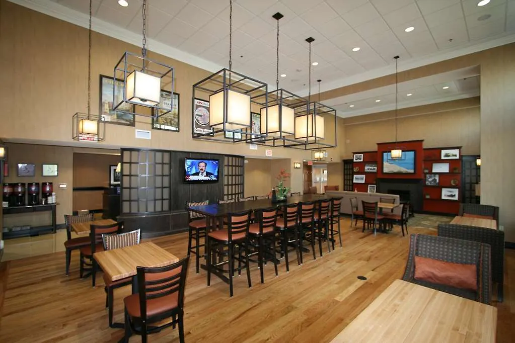 Hampton Inn & Suites Charlotte-Airport Hotell Charlotte