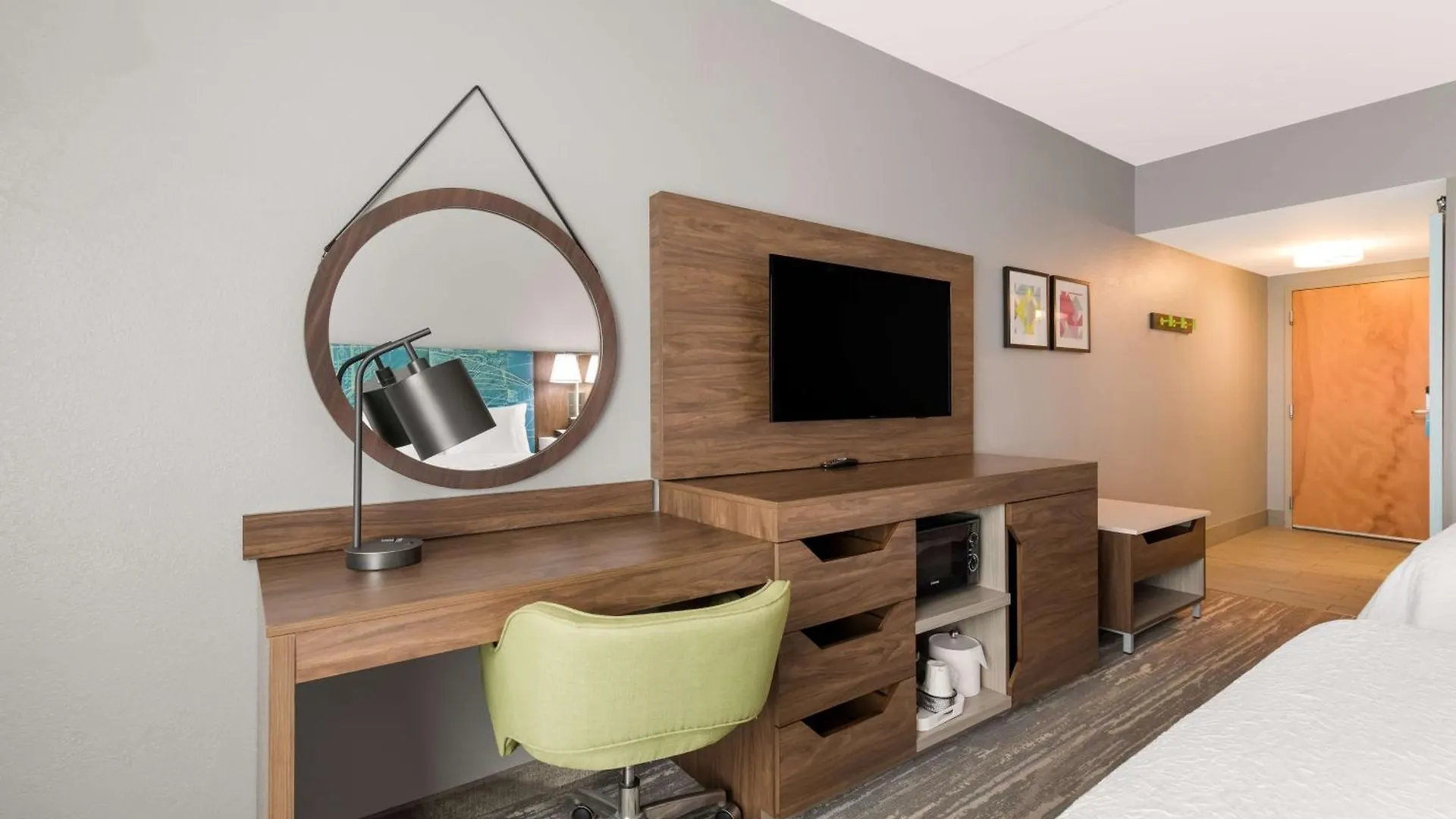 Hampton Inn & Suites Charlotte-Airport