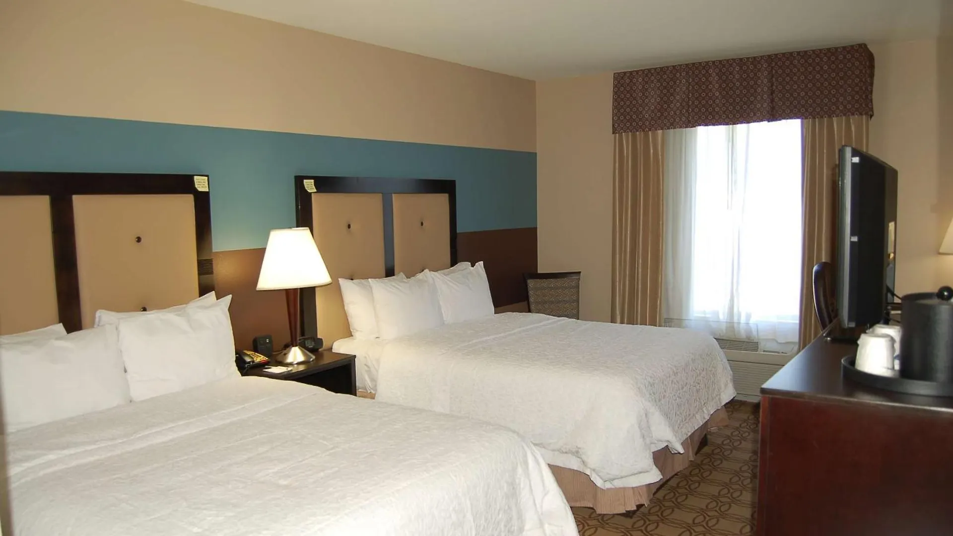 Hampton Inn & Suites Charlotte-Airport 3*, Charlotte