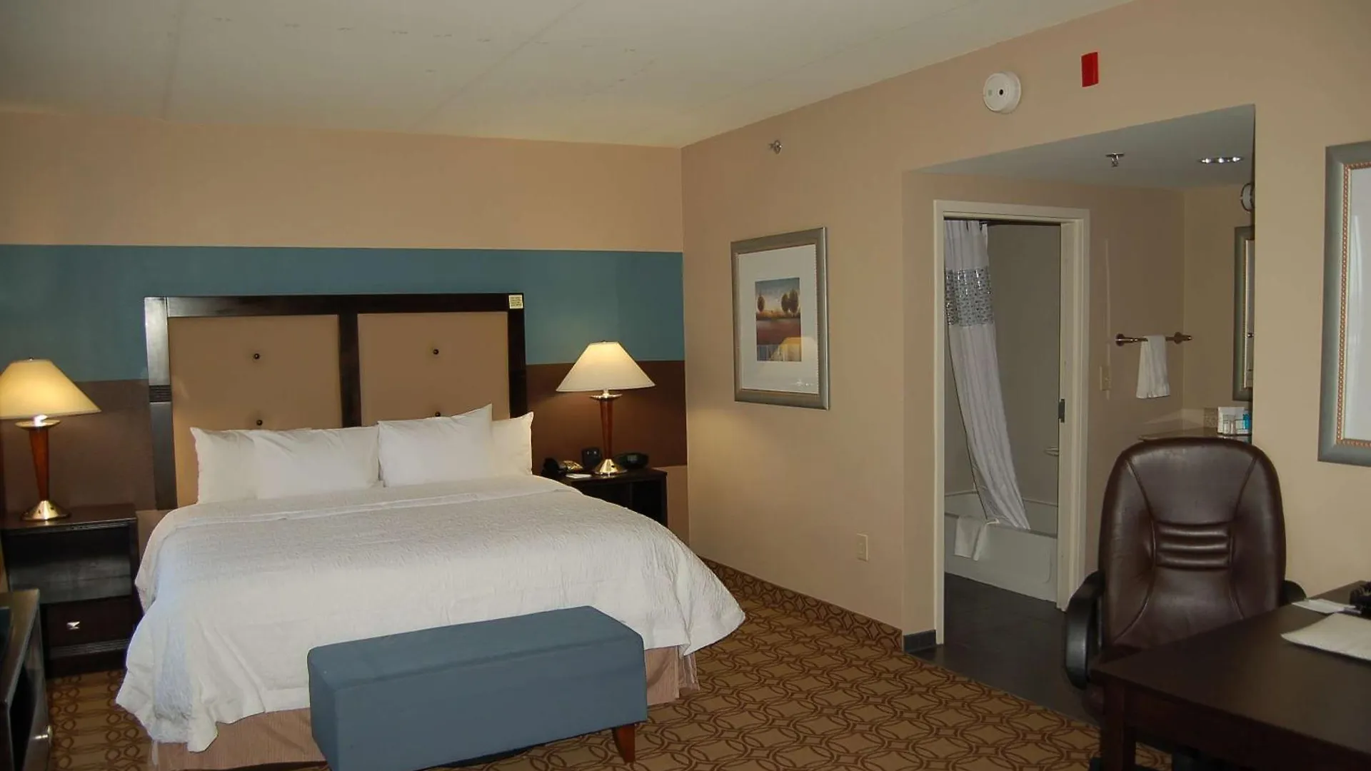*** Hotel Hampton Inn & Suites Charlotte-Airport United States